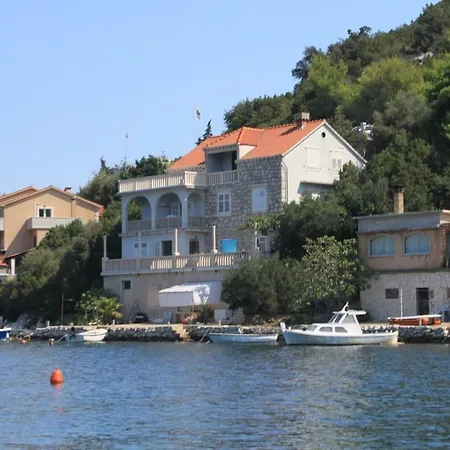 Apartment Zaklopatica 8346a Lastovo