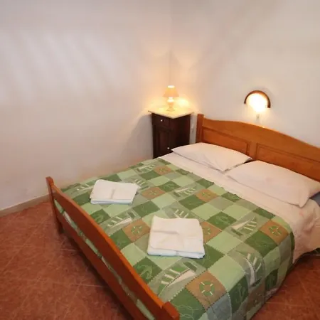 Apartment Zaklopatica 8346a Lastovo