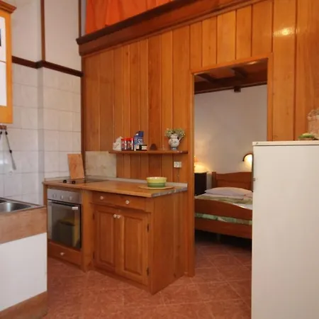 Zaklopatica 8346a Lastovo